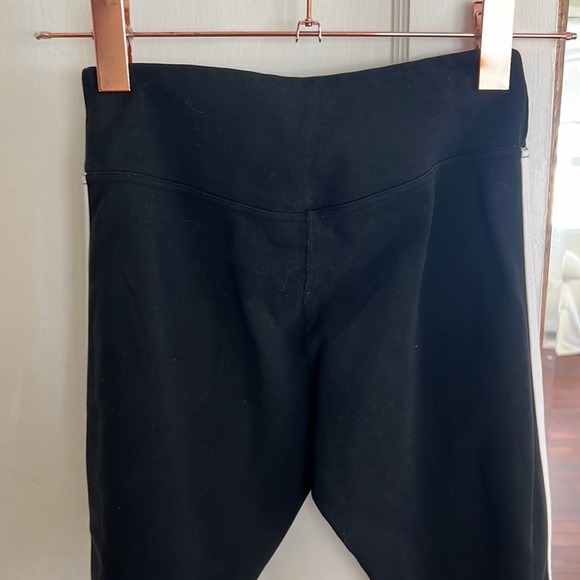 Ankle cropped black stripe athletic leggings and high rise jeans pack 🖤 - Picture 5 of 12